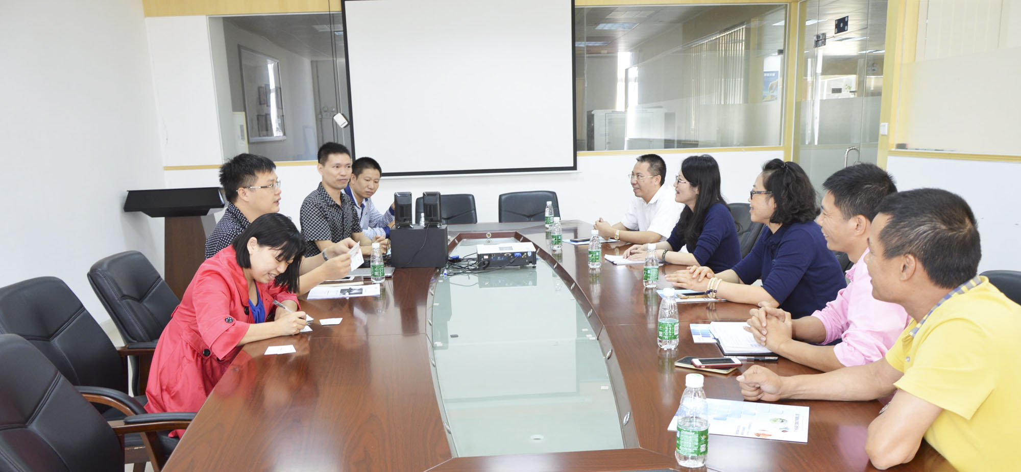 廣州市番禺區(qū)大龍街道辦事處主任蒞臨我司參觀考察